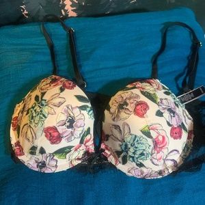 5 for $25 sale!! Victoria's Secret push up bra